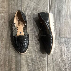 Artesanias Navarrete navy blue leather moccasins flats